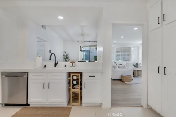 272 Fieldstone Way A, Simi Valley, California 93065