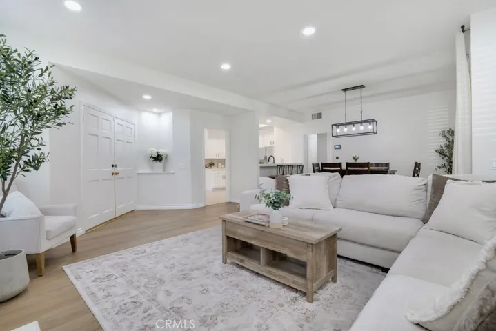 272 Fieldstone Way A, Simi Valley, California 93065