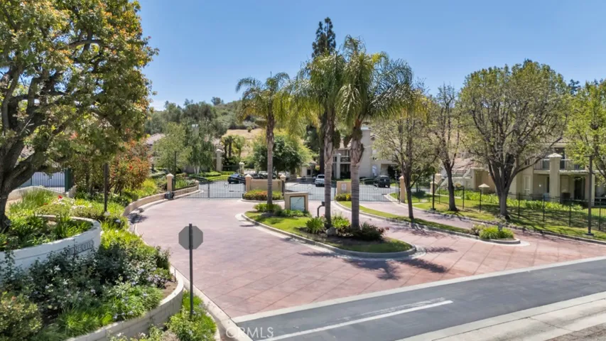 272 Fieldstone Way A, Simi Valley, California 93065