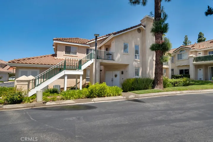272 Fieldstone Way A, Simi Valley, California 93065