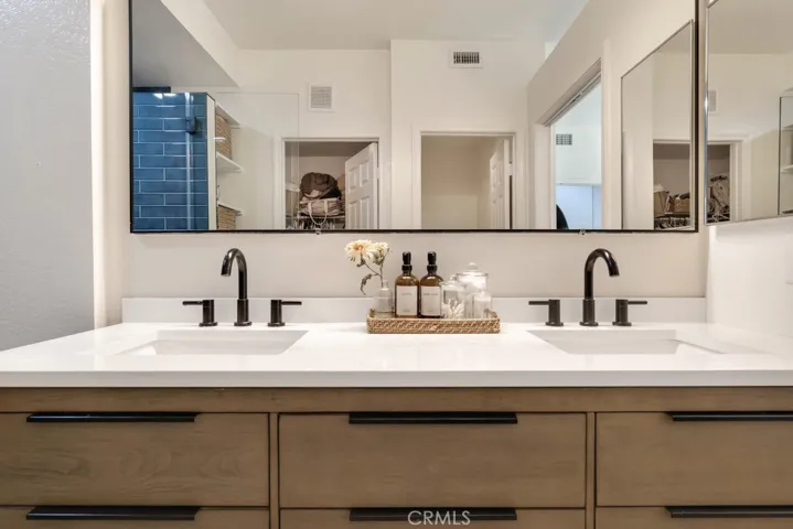 272 Fieldstone Way A, Simi Valley, California 93065