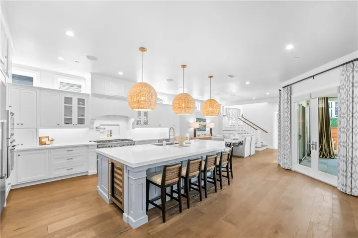 Expansive kitchen island