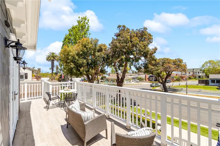 2nd floor deck