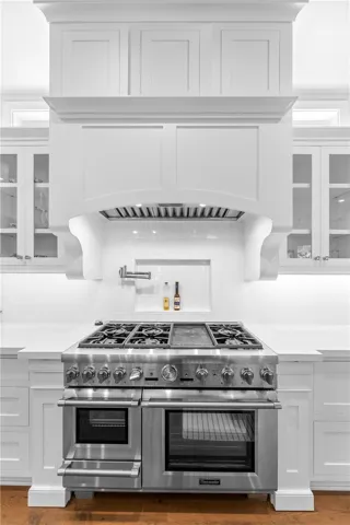 Thermador range with pot filler
