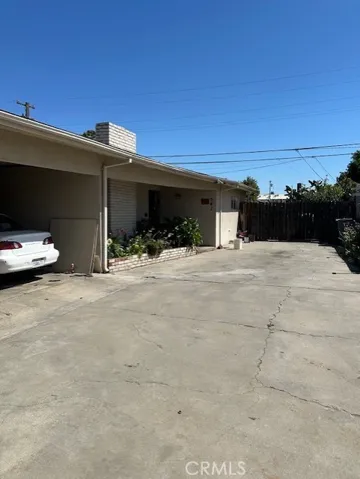 537 W University, Fresno, California 93705