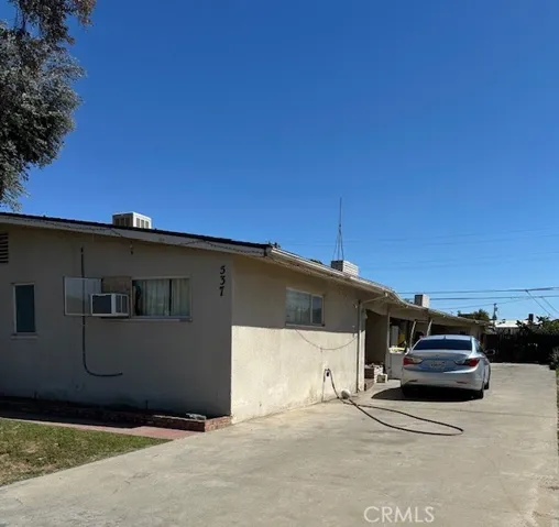 537 W University, Fresno, California 93705