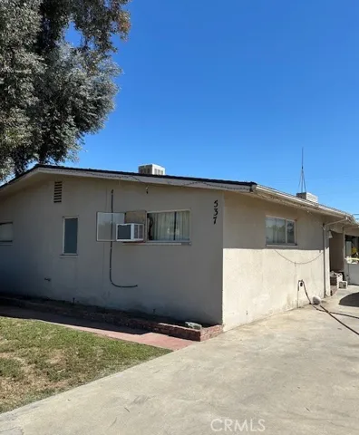 537 W University, Fresno, California 93705