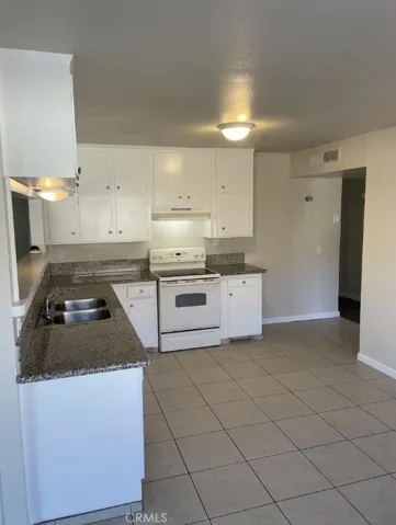 537 W University, Fresno, California 93705