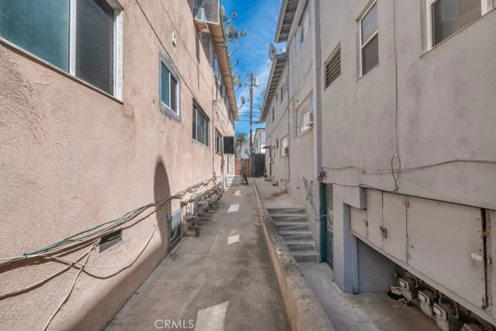 132 N Normandie, Los Angeles, California 90004