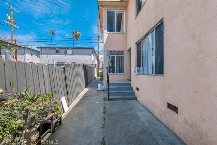132 N Normandie, Los Angeles, California 90004