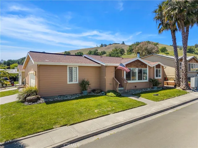 205 Island View, Lakeport, California 95453