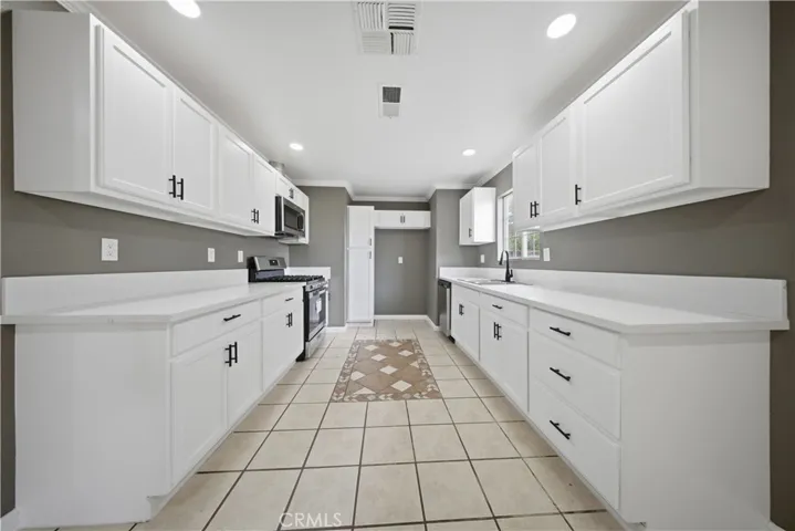 41052 177th E, Lancaster, California 93535