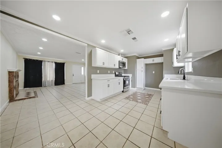 41052 177th E, Lancaster, California 93535