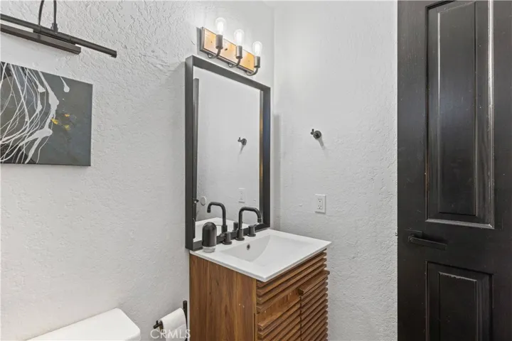 2nd Floor Bathroom