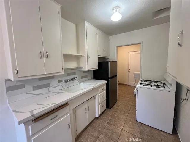 6718 Comet, Los Angeles, California 90042