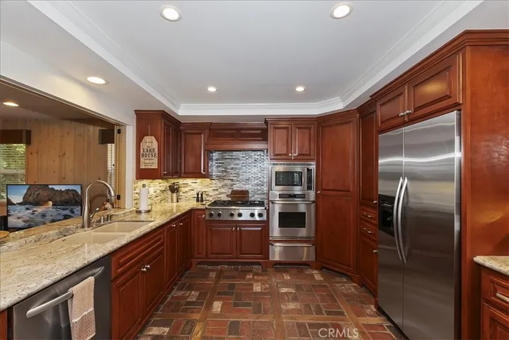 28018 Peninsula, Lake Arrowhead, California 92352