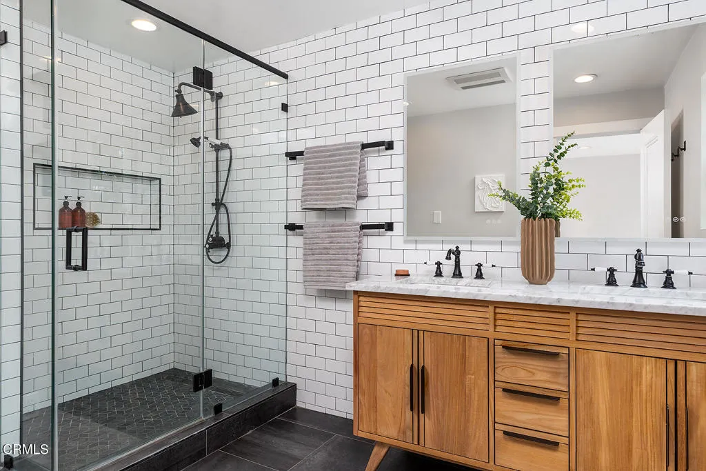 2040 N Madison Ave 036-mls