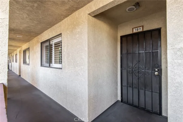 2501 Temple, Signal Hill, California 90755
