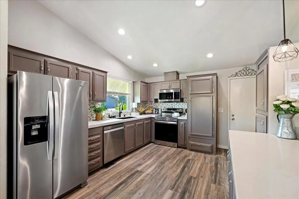 17-Kitchen - Copy (2) - Copy - Copy - Co