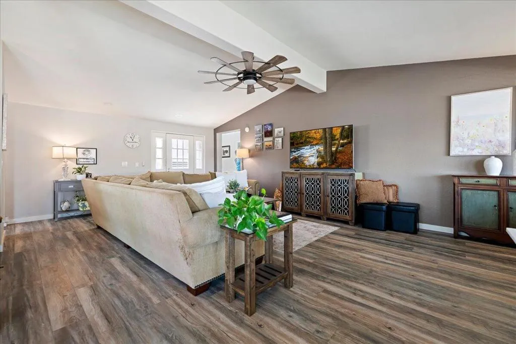 10-Family Room - Copy - Copy
