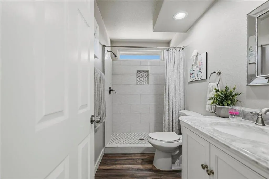 25-Bathroom - Copy - Copy - Copy - Copy