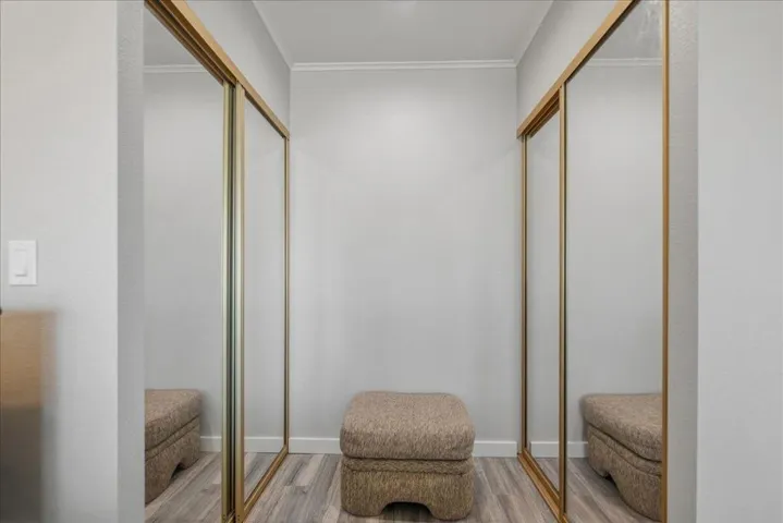 24-Dual Closets - Copy - Copy - Copy - C