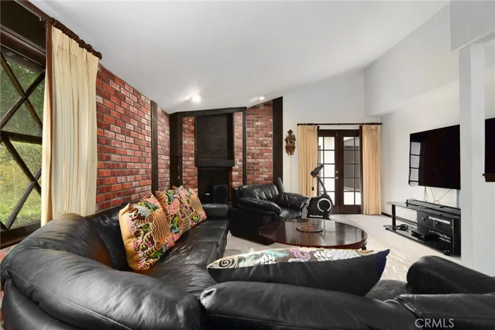 5515 Shirley, Tarzana, California 91356