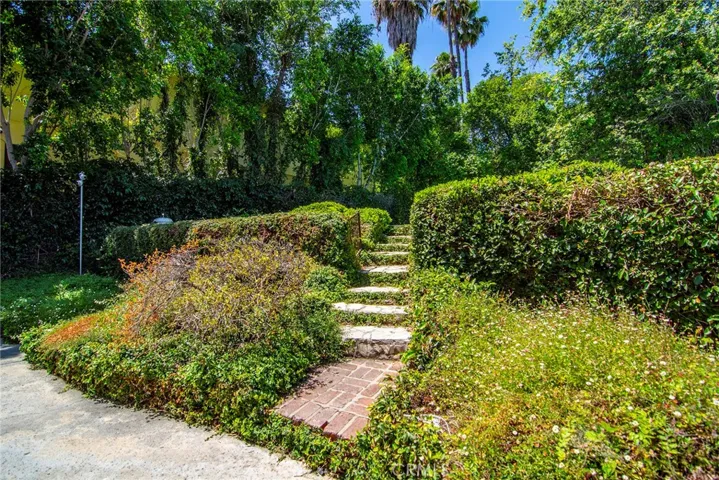 5515 Shirley, Tarzana, California 91356