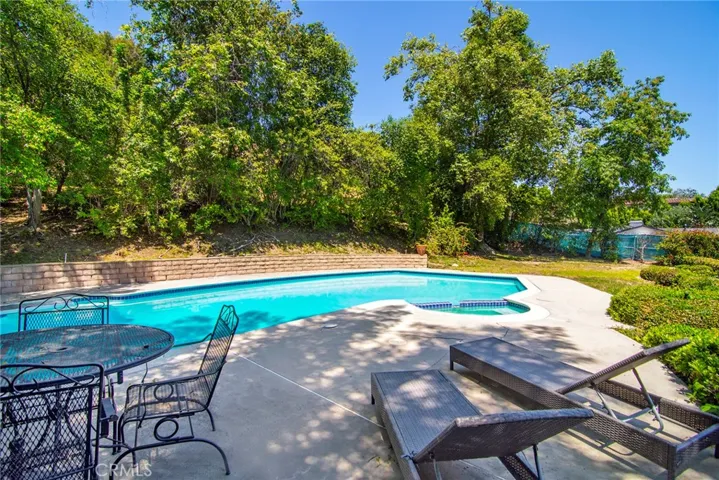 5515 Shirley, Tarzana, California 91356