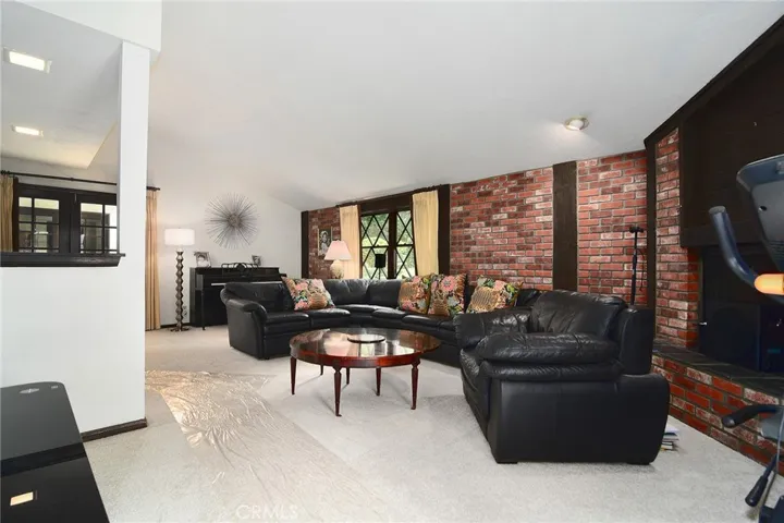 5515 Shirley, Tarzana, California 91356