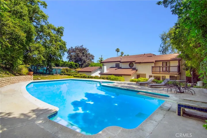 5515 Shirley, Tarzana, California 91356