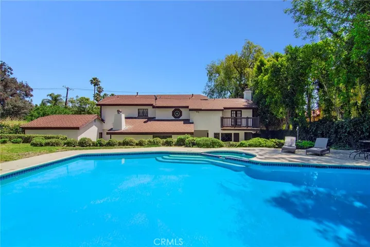 5515 Shirley, Tarzana, California 91356