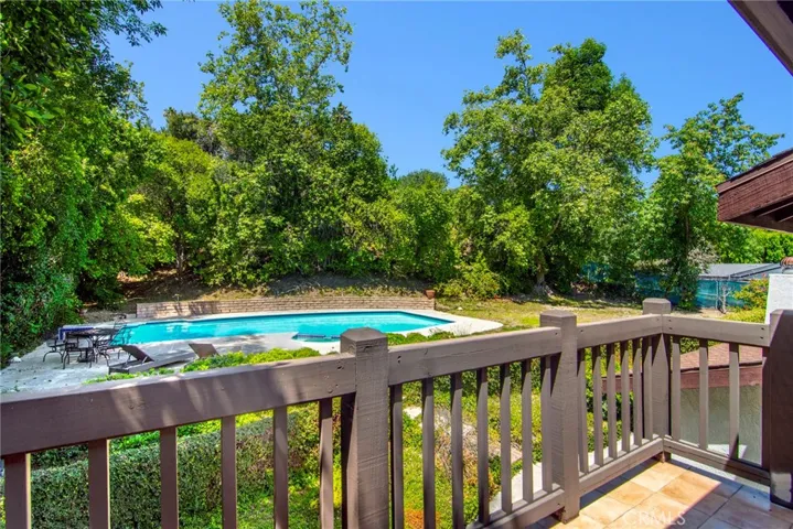 5515 Shirley, Tarzana, California 91356