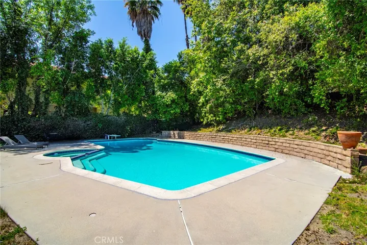 5515 Shirley, Tarzana, California 91356