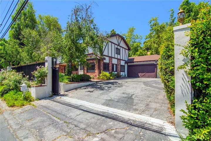 5515 Shirley, Tarzana, California 91356