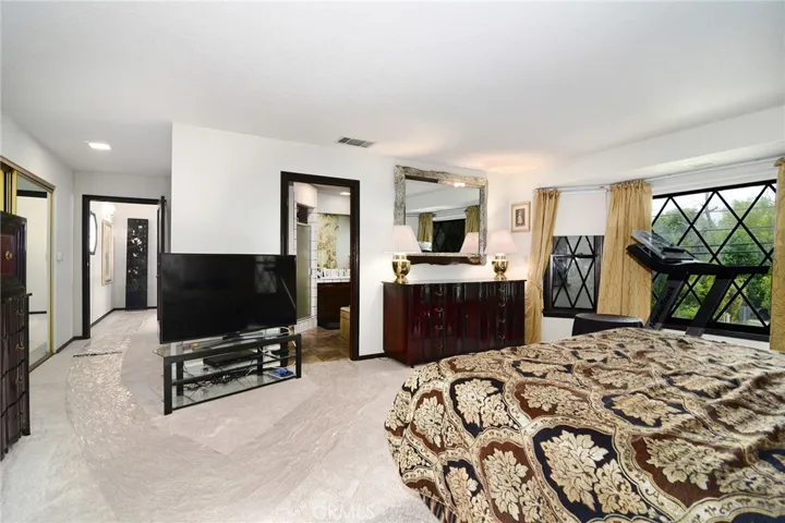 5515 Shirley, Tarzana, California 91356