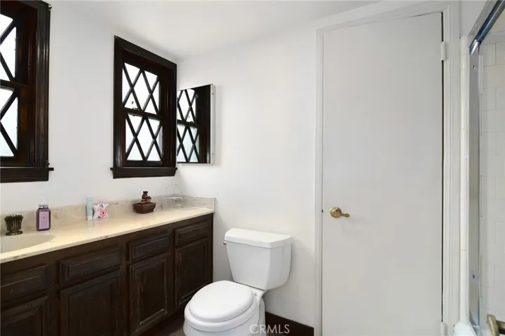 5515 Shirley, Tarzana, California 91356