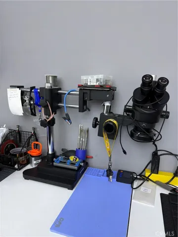 Microscope