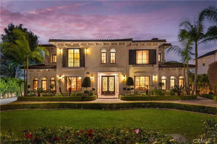 Twilight Front View