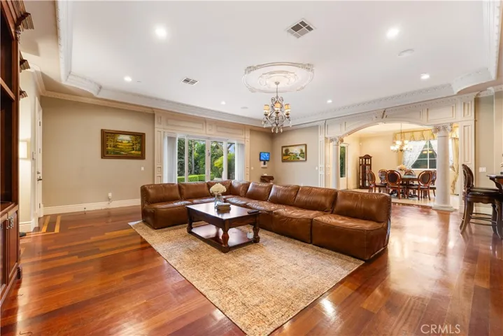 Entertainment Lounge