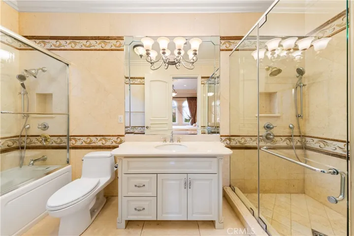 Luxurious Primary Bathroom
