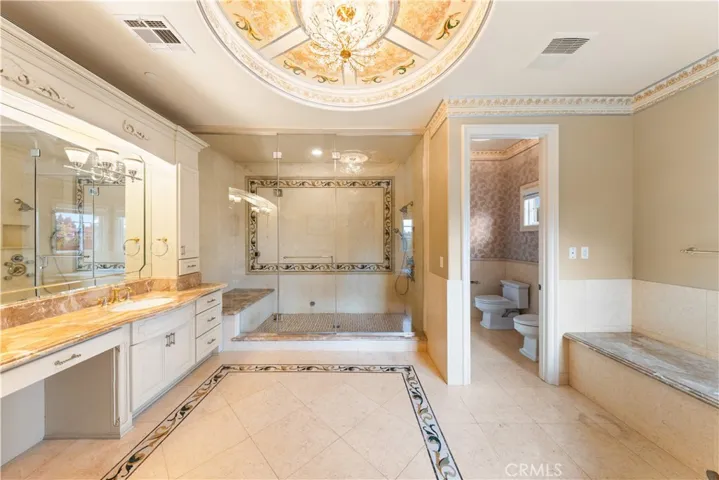 Luxurious Primary Bathroom