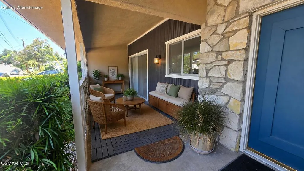 Entryway_Staged