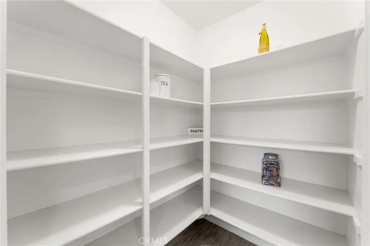 Walk-in Pantry