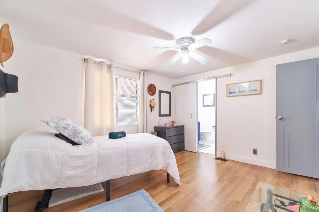 47685PradoWay-19