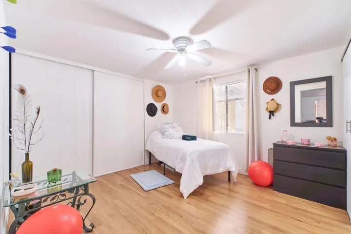 47685PradoWay-18