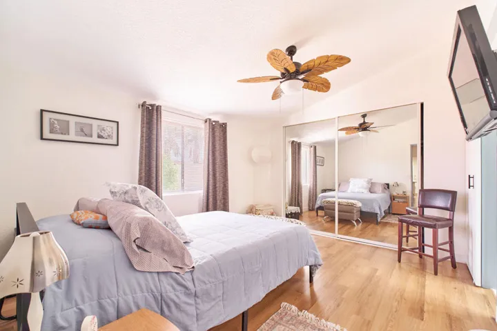 47685PradoWay-16