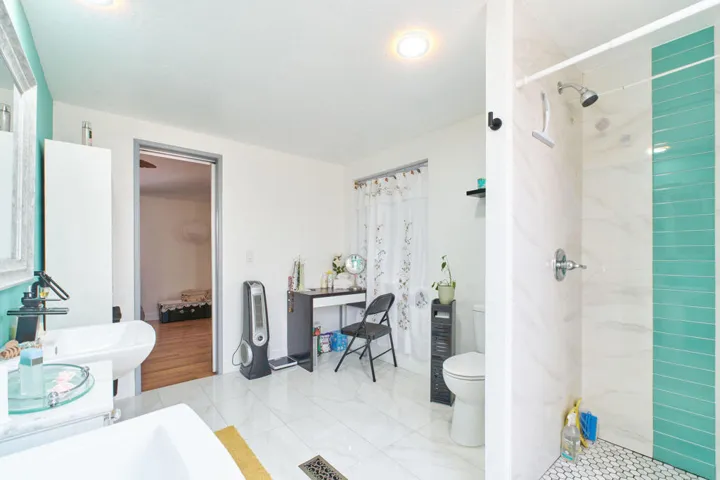 47685PradoWay-13