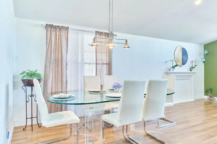 47685PradoWay-47