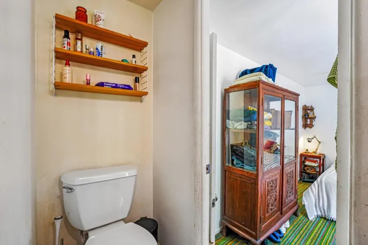 33-web-or-mls-Marian View Dr-S0105-024